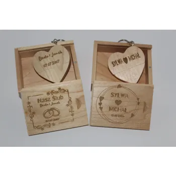 Pendrive  32 Gb Serce Beż z Grawerem w Cenie